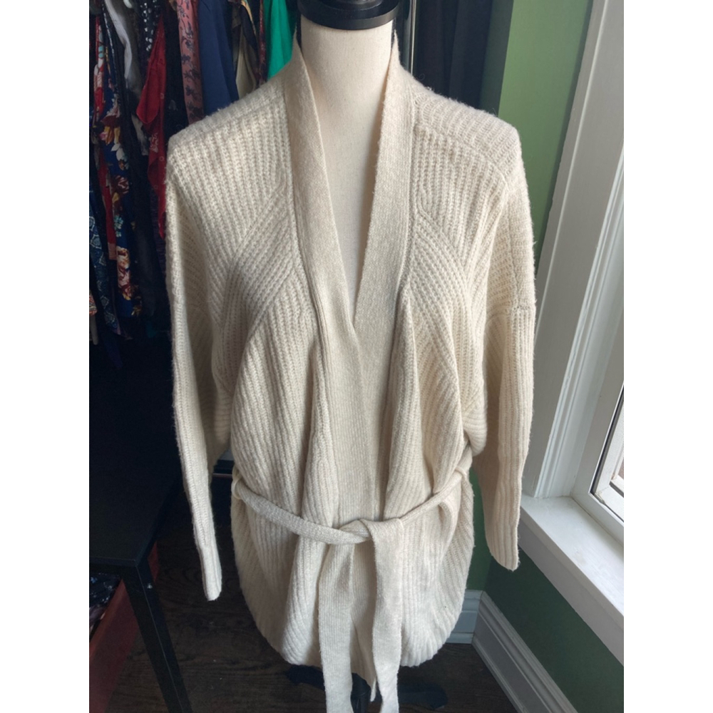 Elegant Cream Women's Cardigan - Picture 2 of 11